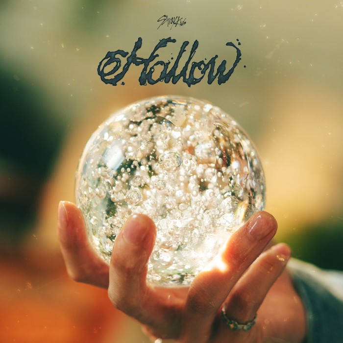 stray-kids-hollow-standard.jpeg